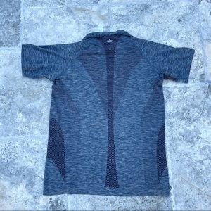 ALO yoga men’s workout shirt